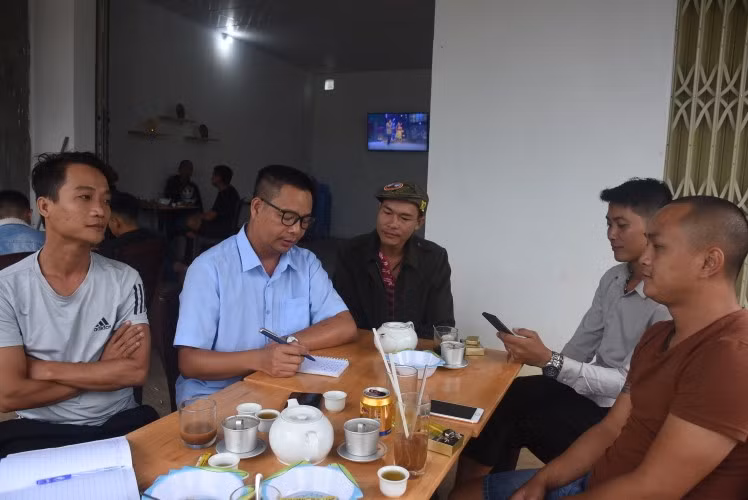 Những thành viên đội SOS kể về những lần tức tốc cứu nạn, cứu hộ trong đêm.