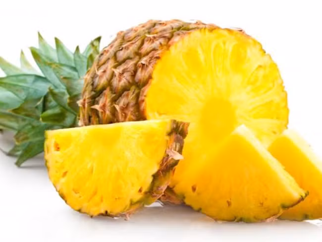 Đây là lý do mà bạn ăn dứa đừng bao giờ bỏ lõi