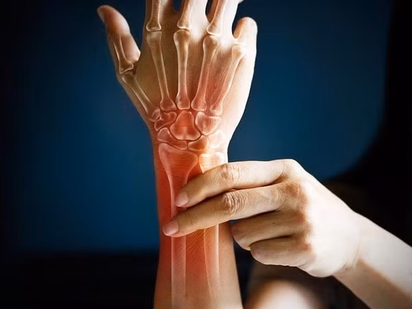 10 công dụng như thần dược của nước ép khoai tây - Ảnh 6