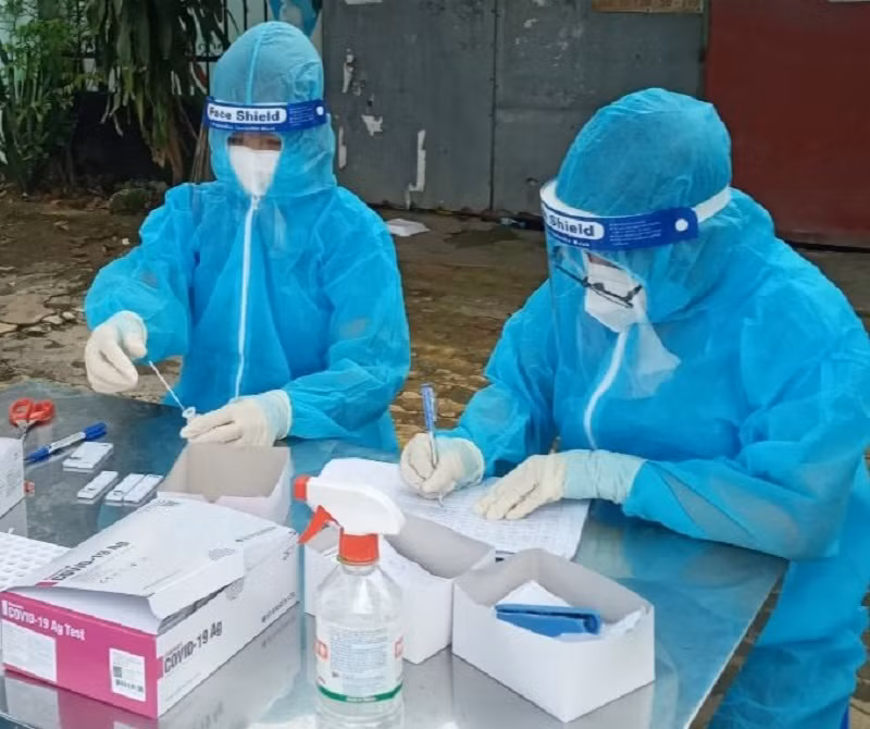 Nữ giáo viên tại Thuận An, Bình Dương lạc quan trên tuyến đầu chống dịch.