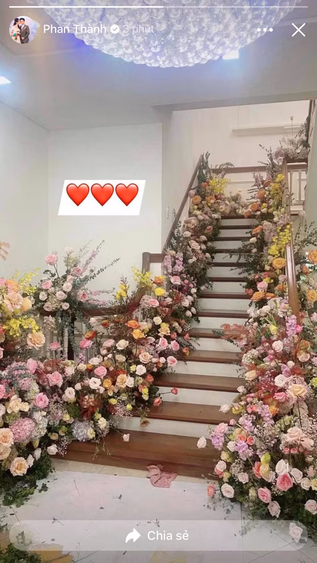 Chú rể Phan Thành chia sẻ khoảnh khắc chuẩn bị cho lễ cưới.