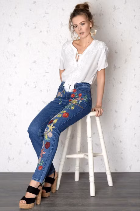 4 xu huong quan denim dang duoc ua chuong nhat - Anh 9