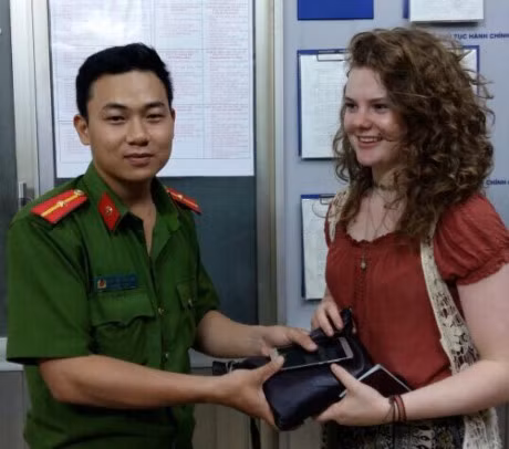 2 ten cuop di SH gia dan choi, mot dem giat 3 vu - Anh 4