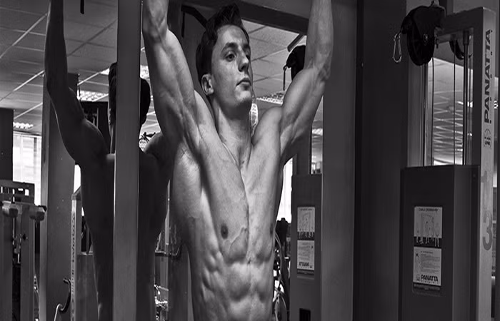 Những quý ông có thân hình Hercules nhờ khổ luyện ảnh 1
