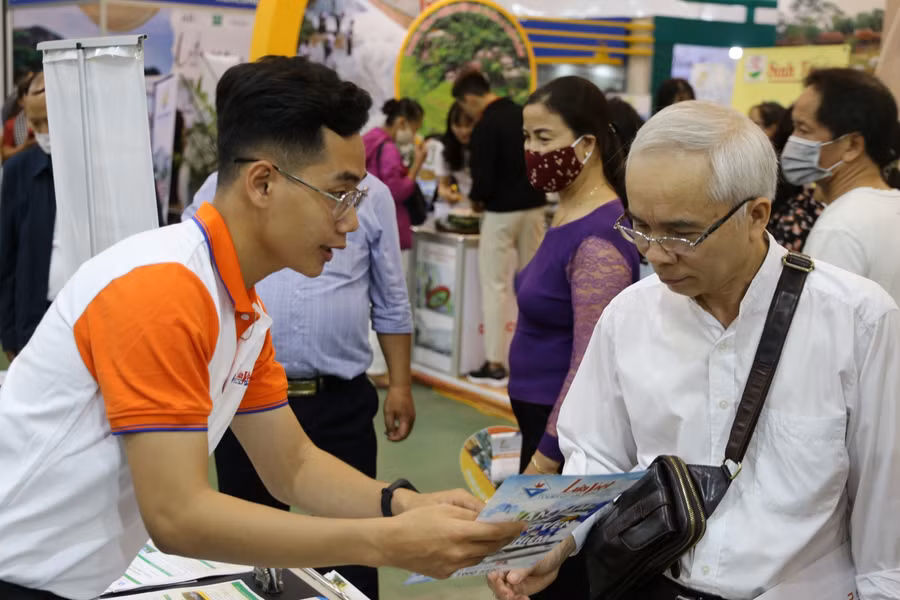 Đây là lần thứ 8, Hiệp hội Du lịch Việt Nam tổ chức Hội chợ VITM Hà Nội quy mô toàn quốc. Năm nay cũng là năm rất đặc biệt khi VITM được tổ chức theo tinh thần chỉ đạo của Chính phủ là vừa khôi phục hoạt động kinh tế, vừa phòng chống đại dịch Covid-19. VITM 2020 được tổ chức với sự tham gia của trên 300 doanh nghiệp và 47 tỉnh, thành phố của Việt Nam, cùng 6 quốc gia và vùng lãnh thổ là Hàn Quốc, Nhật Bản, Thái Lan, Đài Loan (Trung Quốc), Colombia, Peru.