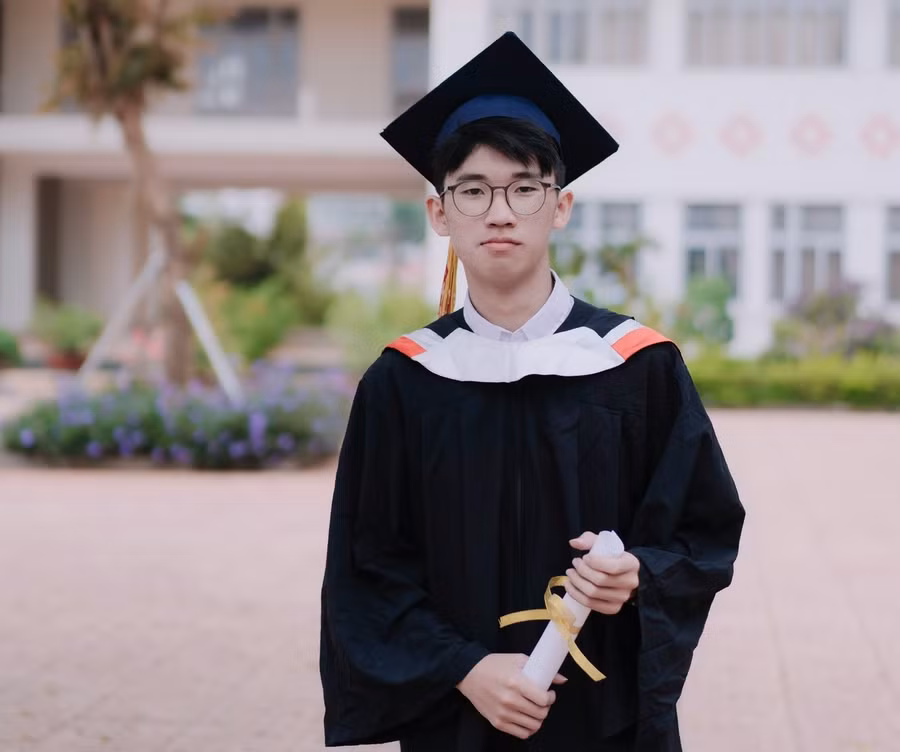 Nam sinh Nguyễn Hoàng Nguyên, 2 năm liền đoạt huy chương IEO. Ảnh: NVCC
