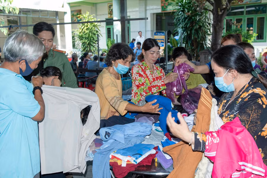 Gian hàng 0 đồng phục vụ người dân. Gian hàng 0 đồng phục vụ người dân.