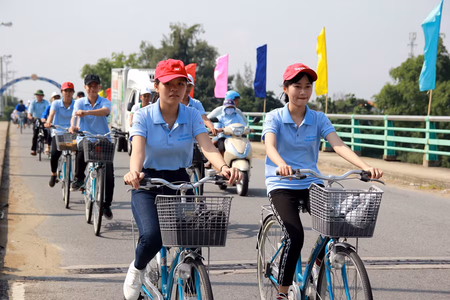 Đông đảo đoàn viên, thanh niên, học sinh tham gia sự kiện Đạp xe “Thanh niên hành động chống biến đổi khí hậu”