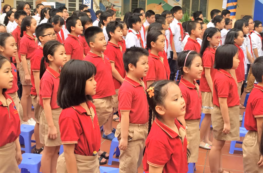 Học sinh Hệ thống giáo dục Lômônôxốp tự hào cất cao tiếng hát ngợi ca mái trường, tri ân thầy cô