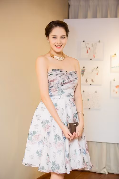 Á hậu Hoàng Anh rạng rỡ gặp 