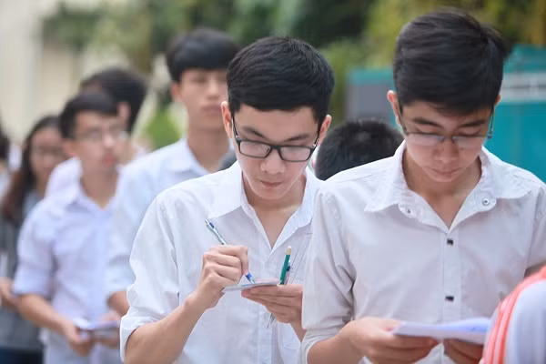“Điểm sàn” vào Học viện Công nghệ Bưu chính Viễn thông 