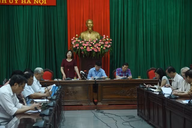 Bà Hồ Xuân Hương - PGĐ Sở Tư pháp Hà Nội -phát biểu trong Họp báo thường kỳ Ban Tuyên giáo Thành ủy Hà Nội chiều 11/7