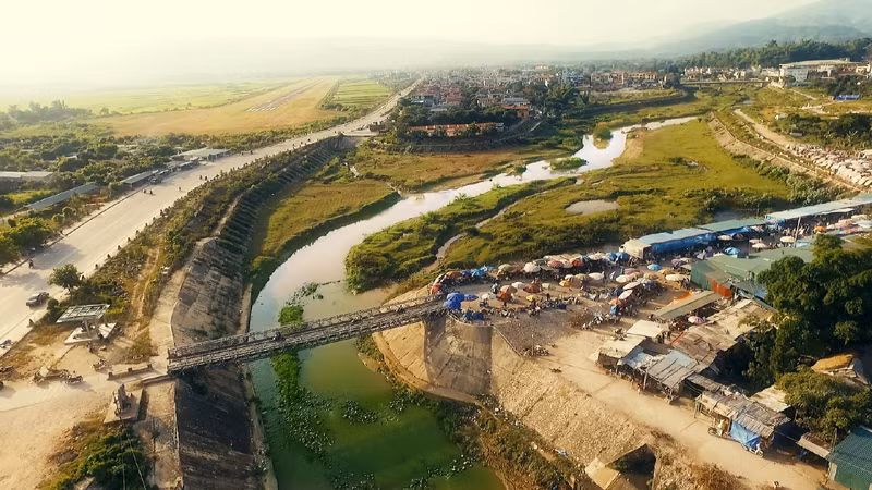 Cầu Mường Thanh bắc qua sông Nậm Rốm. Ảnh: Báo Điện Biên Phủ Cầu Mường Thanh bắc qua sông Nậm Rốm. Ảnh: Báo Điện Biên Phủ