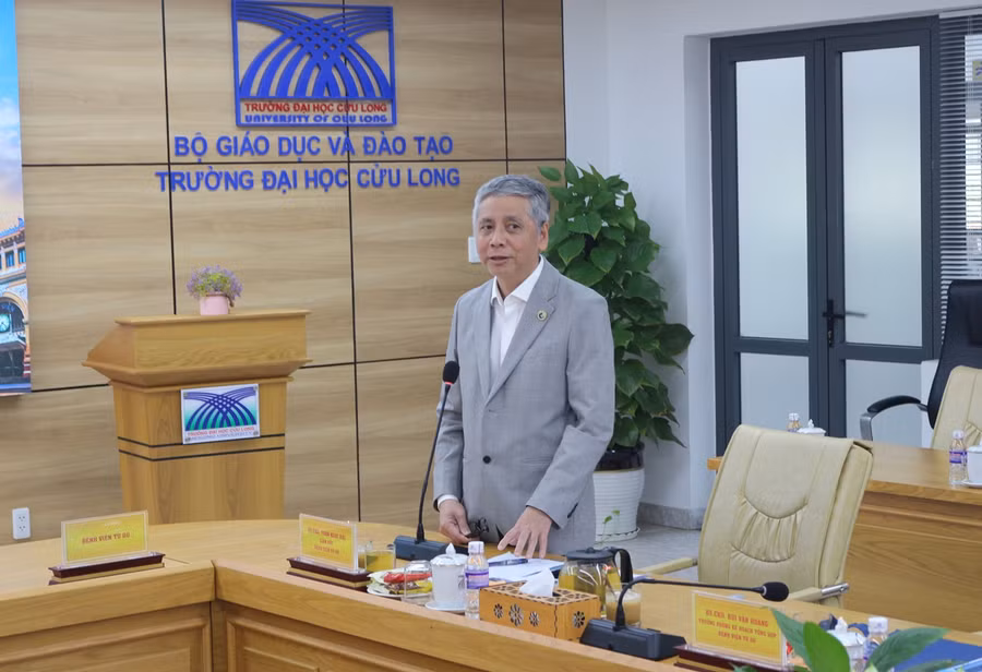 Bác sĩ chuyên khoa 2 Trần Ngọc Hải - Giám đốc Bệnh viện Từ Dũ phát biểu tại buổi làm việc.