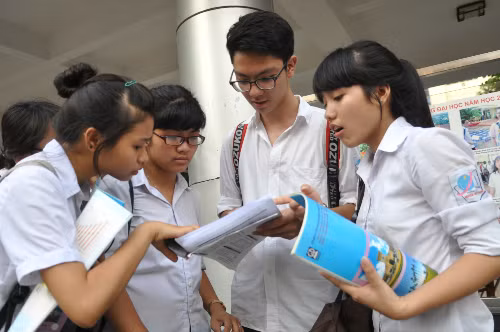 Chi chấm bài thi THPT: Tối đa 18.000 đồng/bài tự luận