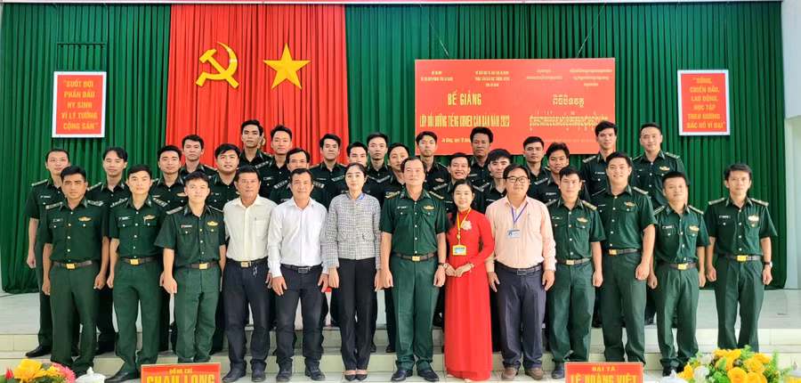 An Giang bế giảng lớp bồi dưỡng kỹ năng tiếng Khmer cơ bản cho CB,CD Bộ đội Biên phòng An Giang.