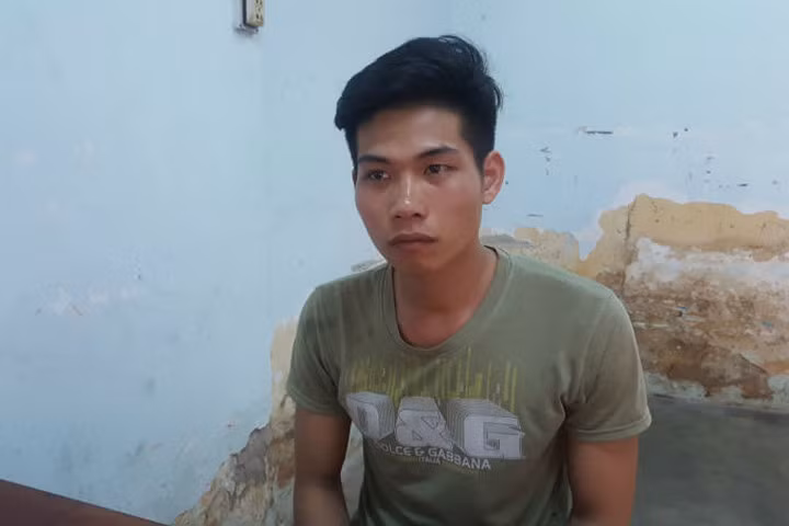 Hung thủ giết bạn gái rồi cầm dao bỏ chạy vừa ra đầu thú