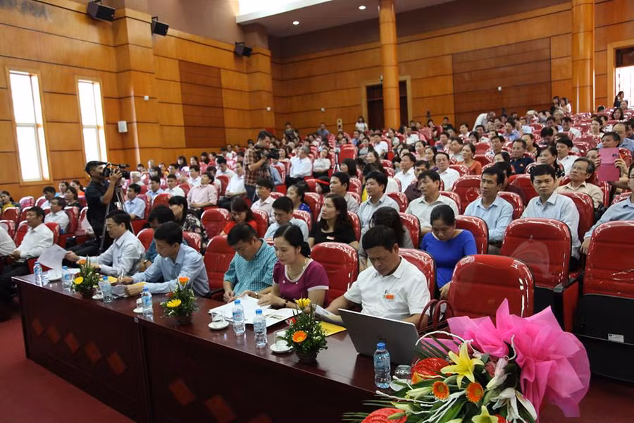 Các đại biểu tham gia hội thảo