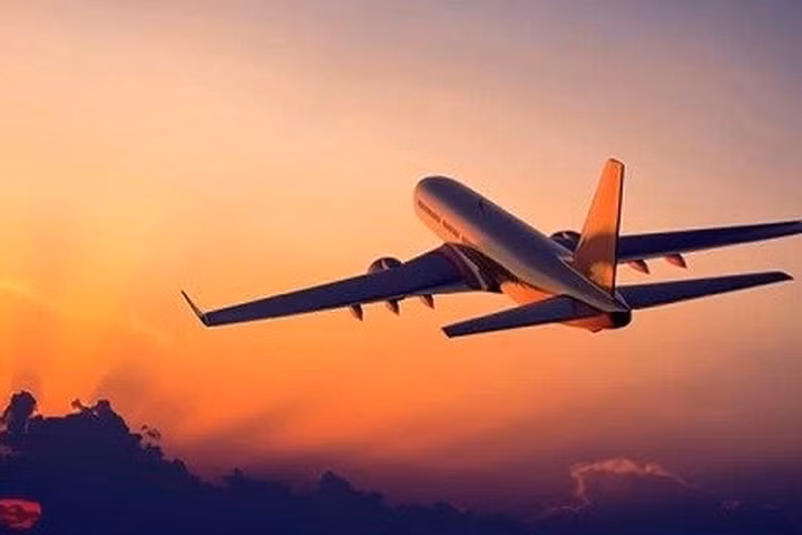 Phạt tiền hãng hàng không xả chất thải khi đang bay