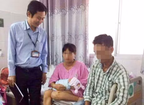 Thien than nho bi bo roi khong con o benh vien - Anh 1