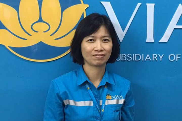Trả lại hơn 1,5 tỉ đồng khách bỏ quên trên máy bay