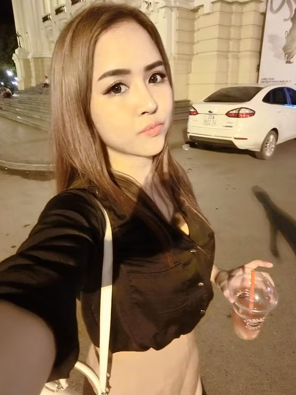  Hình ảnh đời thường của hot girl ngô nướng. 