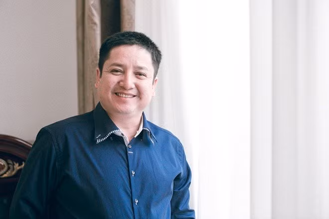 Phát điên vì tiền, Chí Trung, Vân Dung