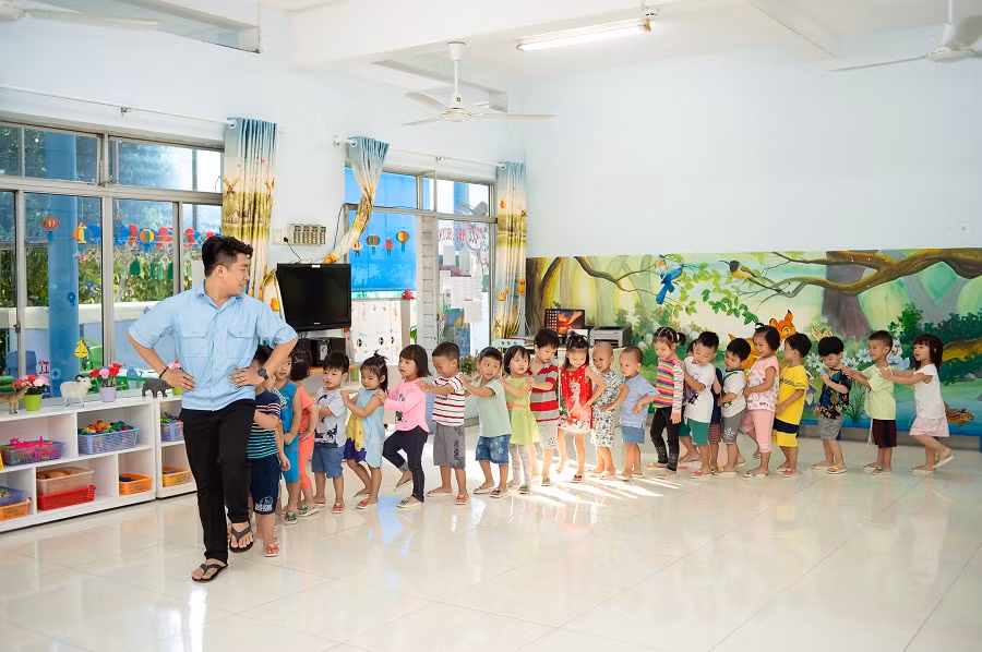 Cùng các con tập thể dục