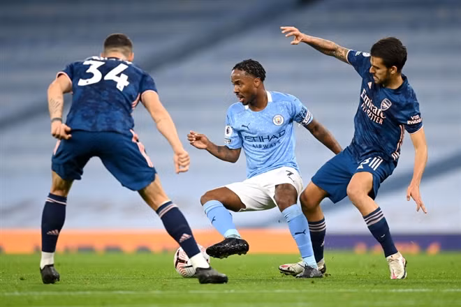 Man City không cho đối thủ chơi bóng đúng nghĩa.