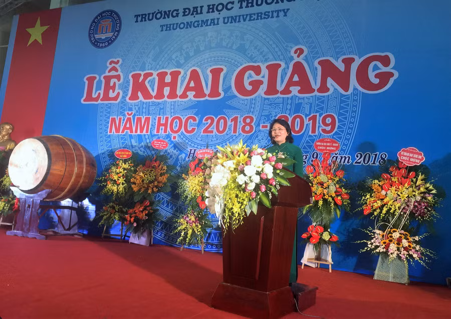Phó Chủ tịch nước Đặng Thị Ngọc Thịnh phát biểu tại buổi lễ Phó Chủ tịch nước Đặng Thị Ngọc Thịnh phát biểu tại buổi lễ