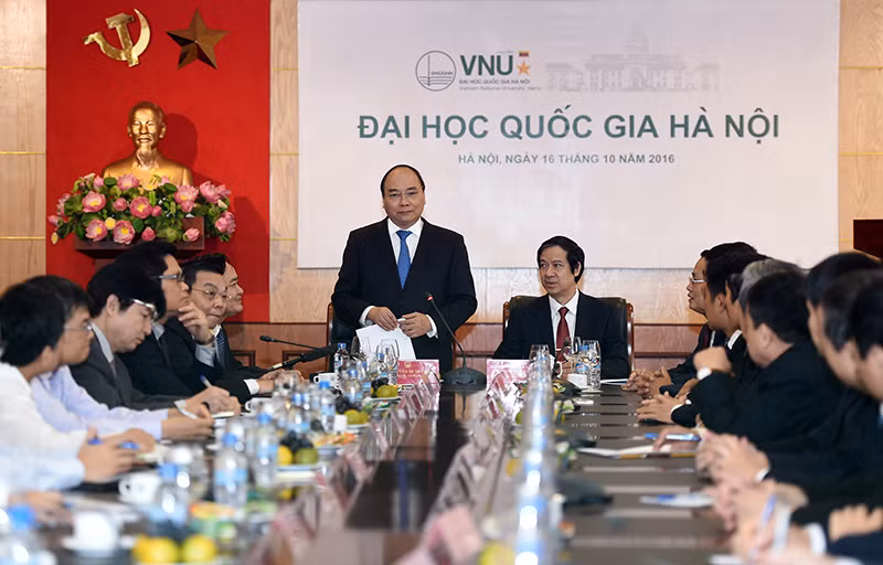 Thủ tướng đề nghị ĐHQGHN phải xem khởi nghiệp là một phần của tầm nhìn trong phát triển, trong tôn chỉ giáo dục đào tạo của mình. Ảnh: VGP