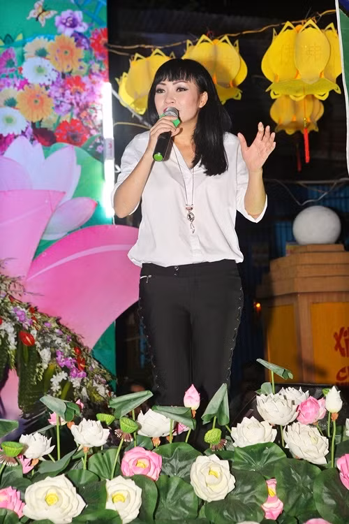 Phương Thanh, Lâm Chi Khanh hát mừng Đại lễ Phật đản Phật lịch 2560 - Ảnh 1