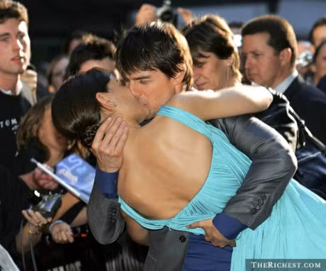 Tom Cruise tung gia vo nhay cang len khi noi dang yeu Katie Holmes - Anh 2