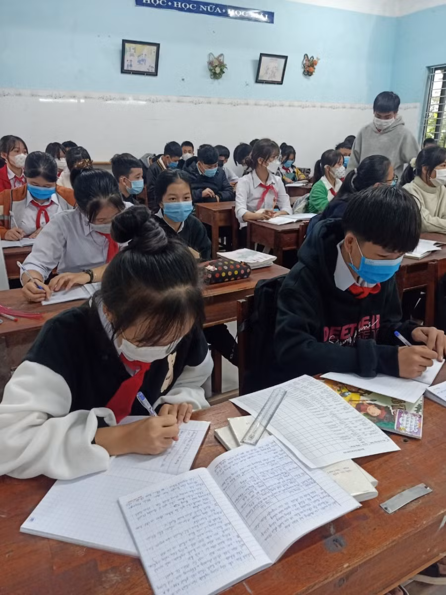Tiết học đầu tiên của HS Trường THCS Lý Thường Kiệt (quận Hải Châu, TP Đà Nẵng)