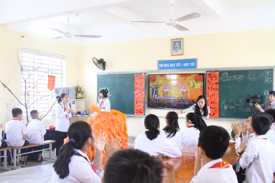 Một buổi lên lớp chuyên đề Ngày tết quê em của cô trò Trường THCS Bạch Đằng, quận Hồng Bàng