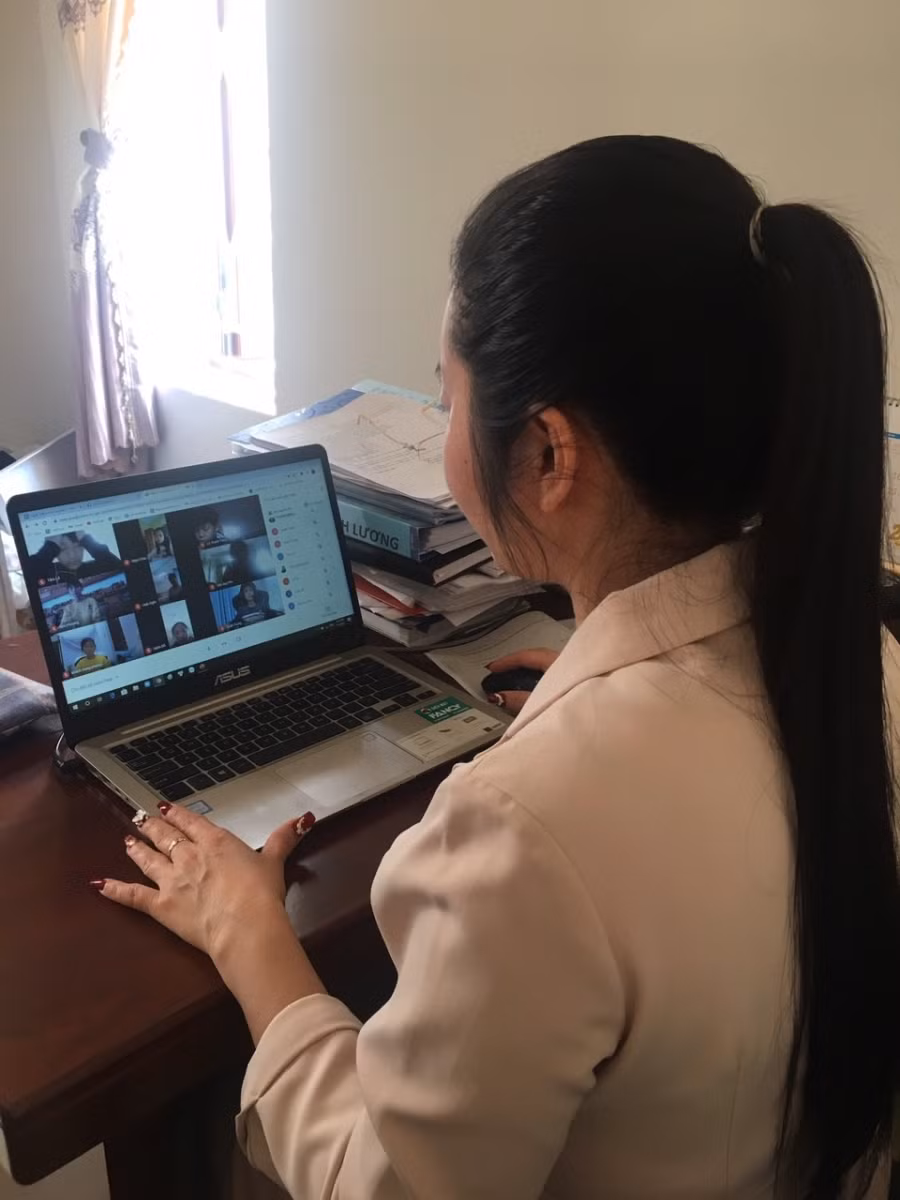 Với những cơ sở GD không đủ điều kiện dạy trực tuyến thì các nhà trường chủ động đa dạng hóa hình thức dạy học cho phù hợp