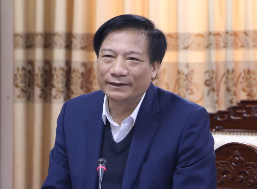 Ông Nguyễn Viết Hiển – Giám đốc Sở GD&ĐT Thái Bình. Ông Nguyễn Viết Hiển – Giám đốc Sở GD&ĐT Thái Bình.