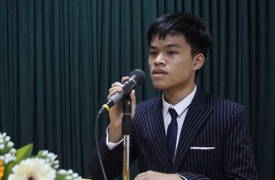 Nam sinh Trần Xuân Bách. Ảnh Vân Anh
