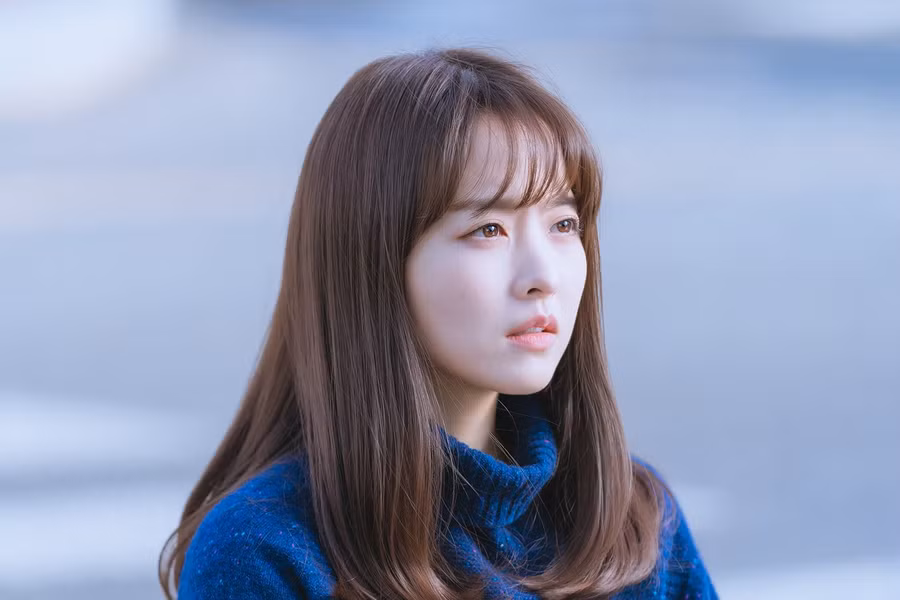 Với khuôn mặt đáng yêu và đôi mắt ngây thơ, Park Bo Young toát lên khí chất trẻ trung. Không có gì lạ khi mọi người thường nhầm nữ diễn viên tài năng này khoảng 20 tuổi, trong khi thực tế cô ấy đã 33. Với khuôn mặt đáng yêu và đôi mắt ngây thơ, Park Bo Young toát lên khí chất trẻ trung. Không có gì lạ khi mọi người thường nhầm nữ diễn viên tài năng này khoảng 20 tuổi, trong khi thực tế cô ấy đã 33.