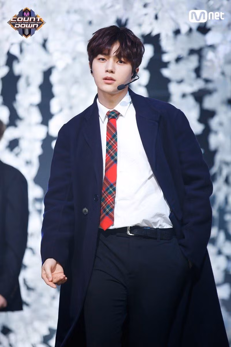 9. L (INFINITE): Giọng ca chính và visual của INFINITE, đã nhận được tổng cộng 19.476 phiếu bầu trong cuộc thăm dò! 9. L (INFINITE): Giọng ca chính và visual của INFINITE, đã nhận được tổng cộng 19.476 phiếu bầu trong cuộc thăm dò!