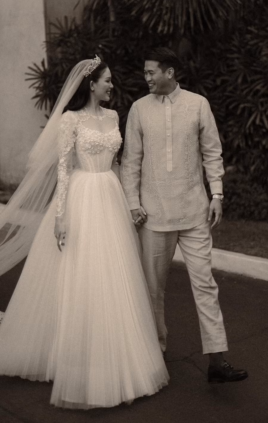 Ảnh cưới của cặp đôi Linh Rin và Phillip Nguyễn. Ảnh cưới của cặp đôi Linh Rin và Phillip Nguyễn.