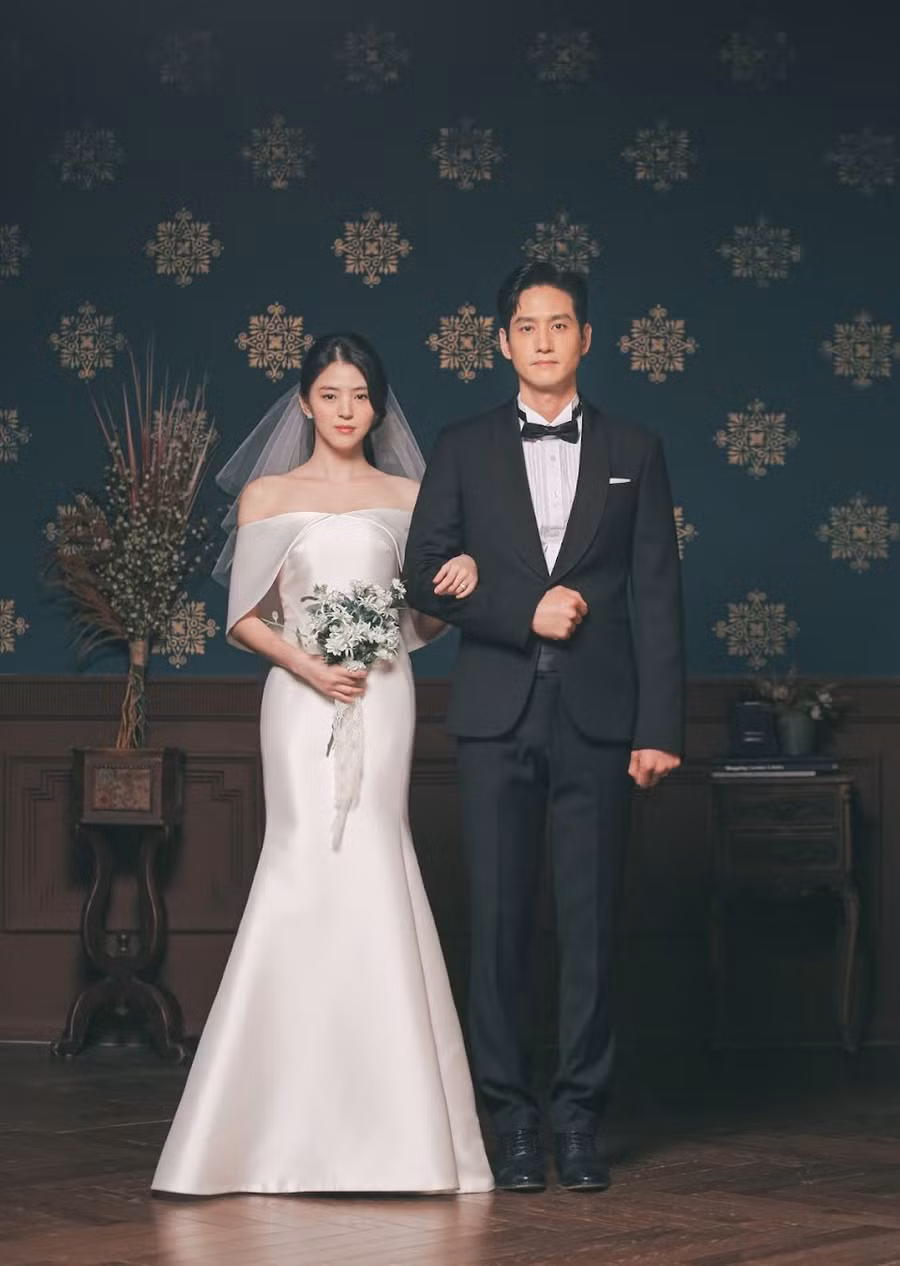 Ảnh cưới của Park Hae Joon và Han So Hee trong bộ phim Thế giới hôn nhân. Ảnh cưới của Park Hae Joon và Han So Hee trong bộ phim Thế giới hôn nhân.
