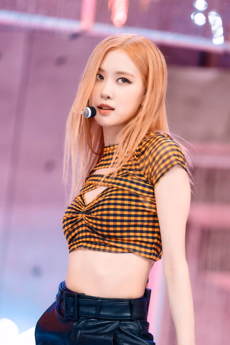 3. Rosé (BLACKPINK): Giọng ca chính và vũ công chính của BLACKPINK, nhận được tổng cộng 220.762 phiếu bầu. 3. Rosé (BLACKPINK): Giọng ca chính và vũ công chính của BLACKPINK, nhận được tổng cộng 220.762 phiếu bầu.