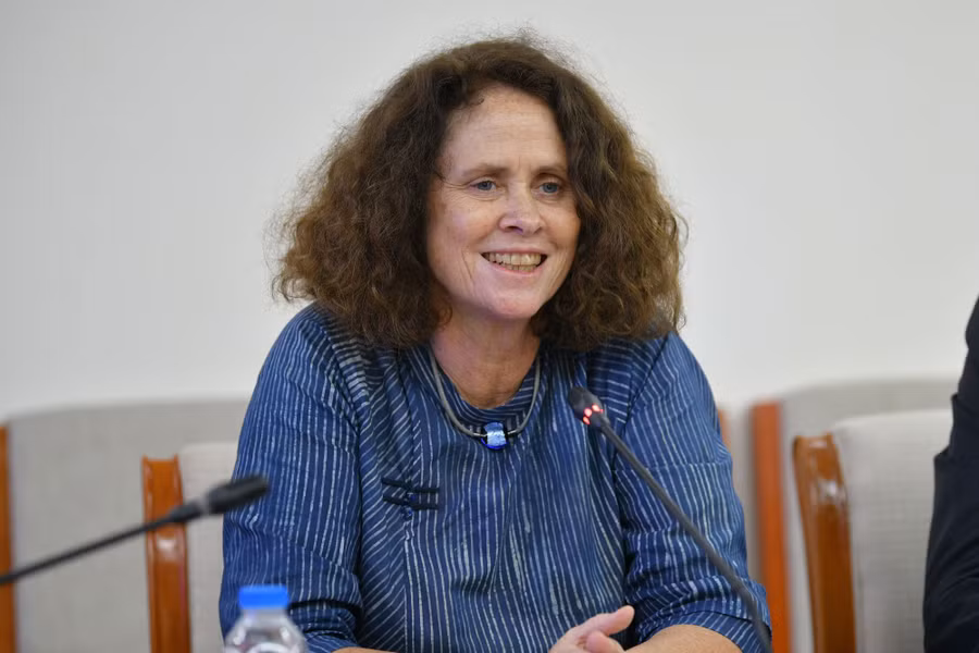 Bà Carolyn Turk - Giám đốc quốc gia Ngân hàng Thế giới tại Việt Nam phát biểu tại buổi làm việc. Bà Carolyn Turk - Giám đốc quốc gia Ngân hàng Thế giới tại Việt Nam phát biểu tại buổi làm việc.
