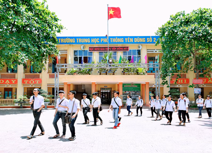 Trường THPT Yên Dũng số 2 nhiều năm được tặng nhiều giấy khen, bằng khen của tỉnh và Sở GD&ĐT, được tặng những phần thưởng cao quý Trường THPT Yên Dũng số 2 nhiều năm được tặng nhiều giấy khen, bằng khen của tỉnh và Sở GD&ĐT, được tặng những phần thưởng cao quý