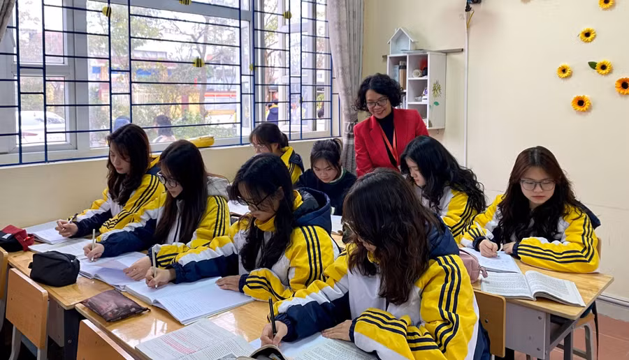 Giờ học Ngữ văn tại lớp 12E, Trường THPT chuyên Chu Văn An, Lạng Sơn. Ảnh: Nhà trường cung cấp