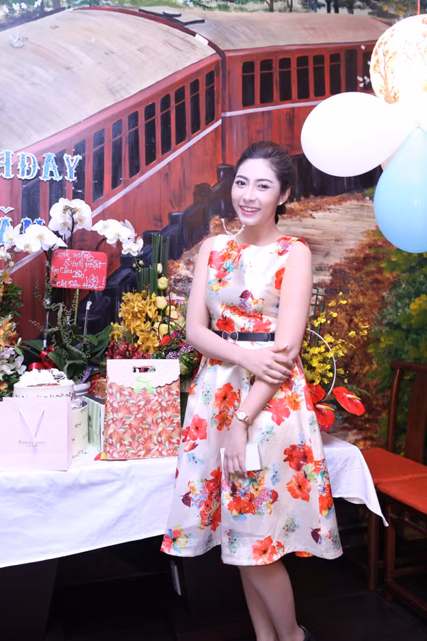 Mê mẩn trước vẻ đẹp thuần khiết của Hoa hậu Đặng Thu Thảo