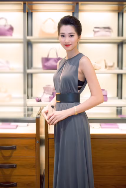 Mê mẩn trước vẻ đẹp thuần khiết của Hoa hậu Đặng Thu Thảo