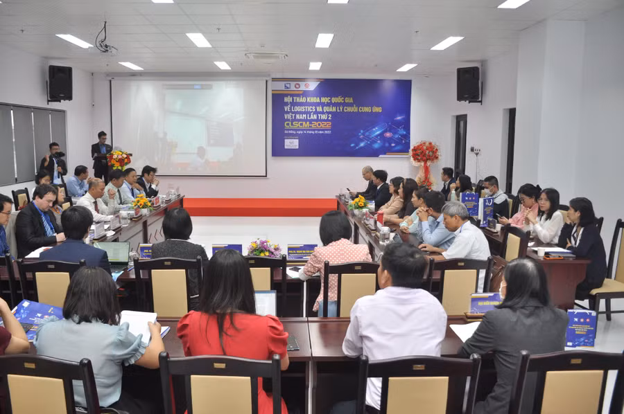 Hội thảo khoa học quốc gia về Logistics và Quản lý chuỗi cung ứng Việt Nam được tổ chức song song hai hình thức trực tuyến và trực tiếp Hội thảo khoa học quốc gia về Logistics và Quản lý chuỗi cung ứng Việt Nam được tổ chức song song hai hình thức trực tuyến và trực tiếp