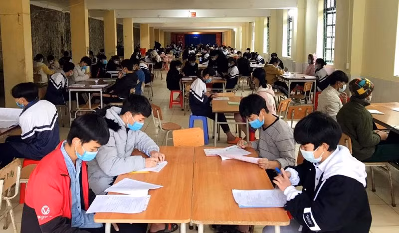 Học sinh Trường THPT số 3 Mường Khương nỗ lực ôn tập. Ảnh: NTCC